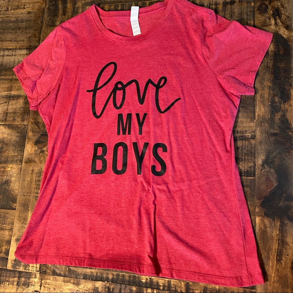 Graphic tee